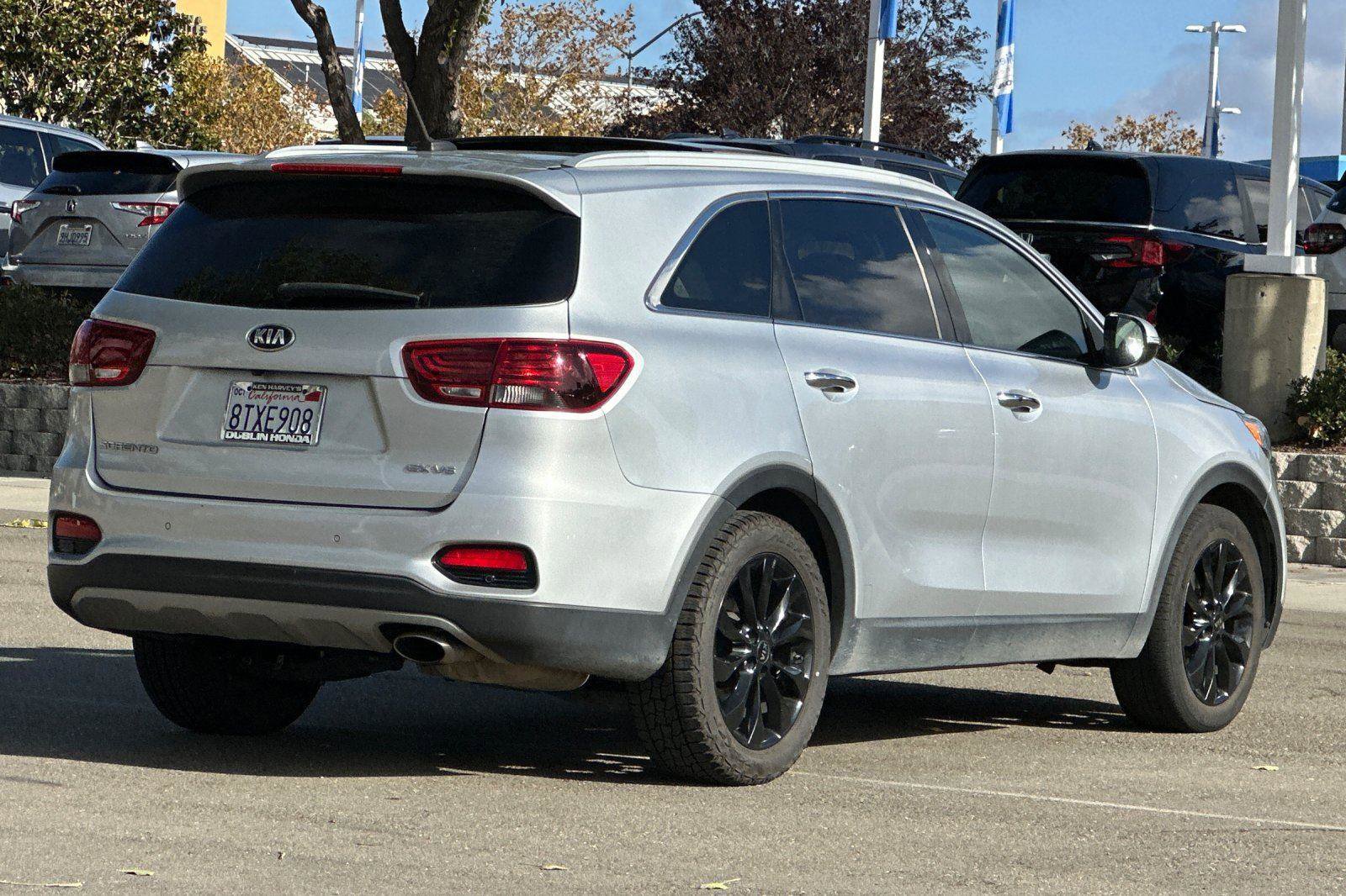 Used 2020 Kia Sorento EX image 4