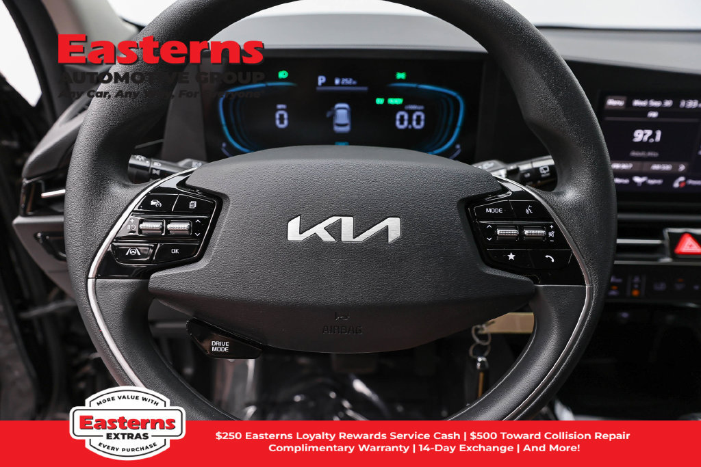 Used 2024 Kia Niro LX FWD image 11