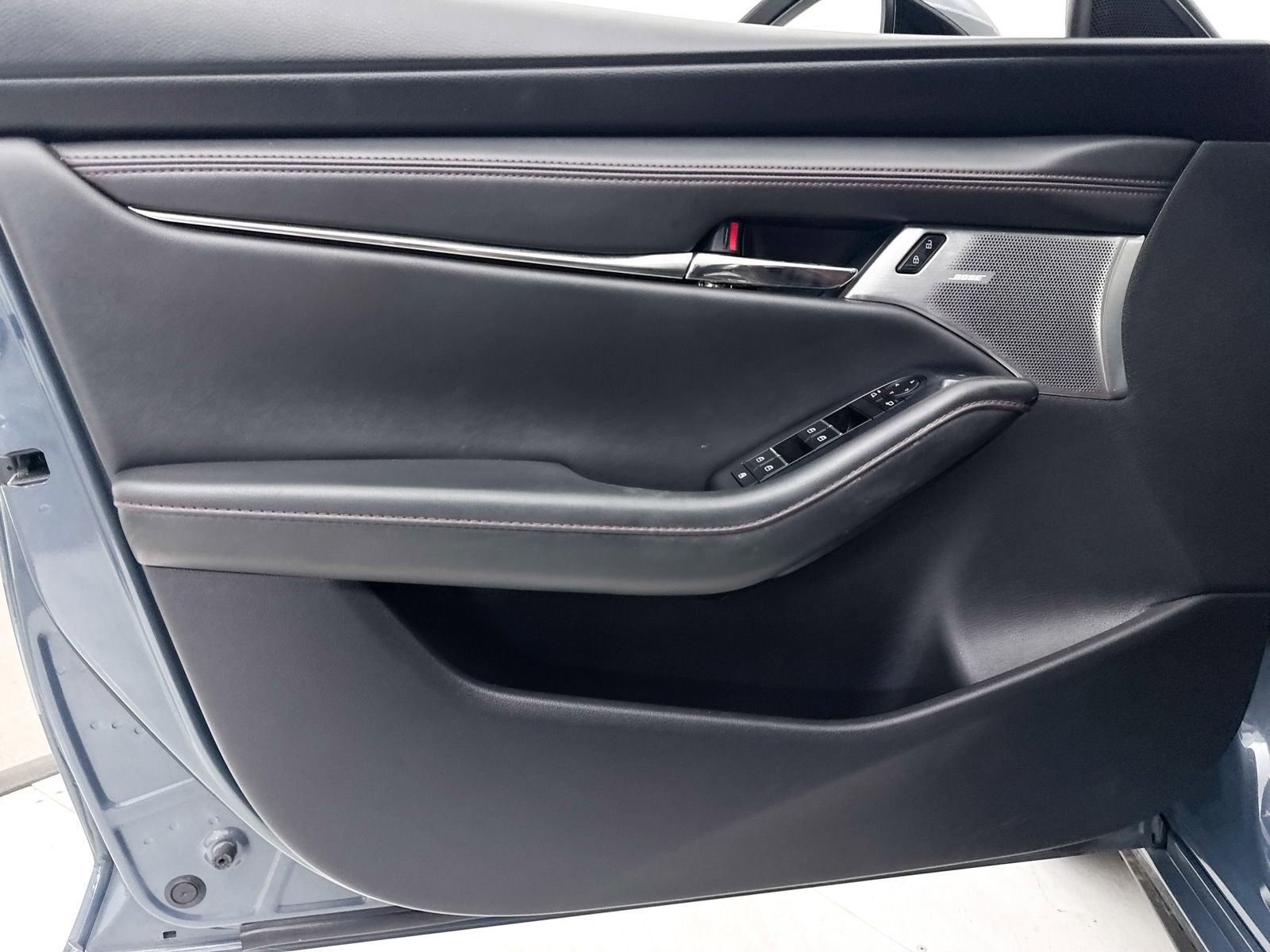 Used 2023 MAZDA MAZDA3 s image 30