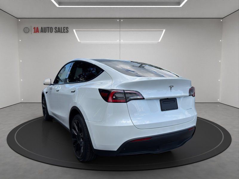 Used 2020 Tesla Model Y Long Range AWD/4WD image 3