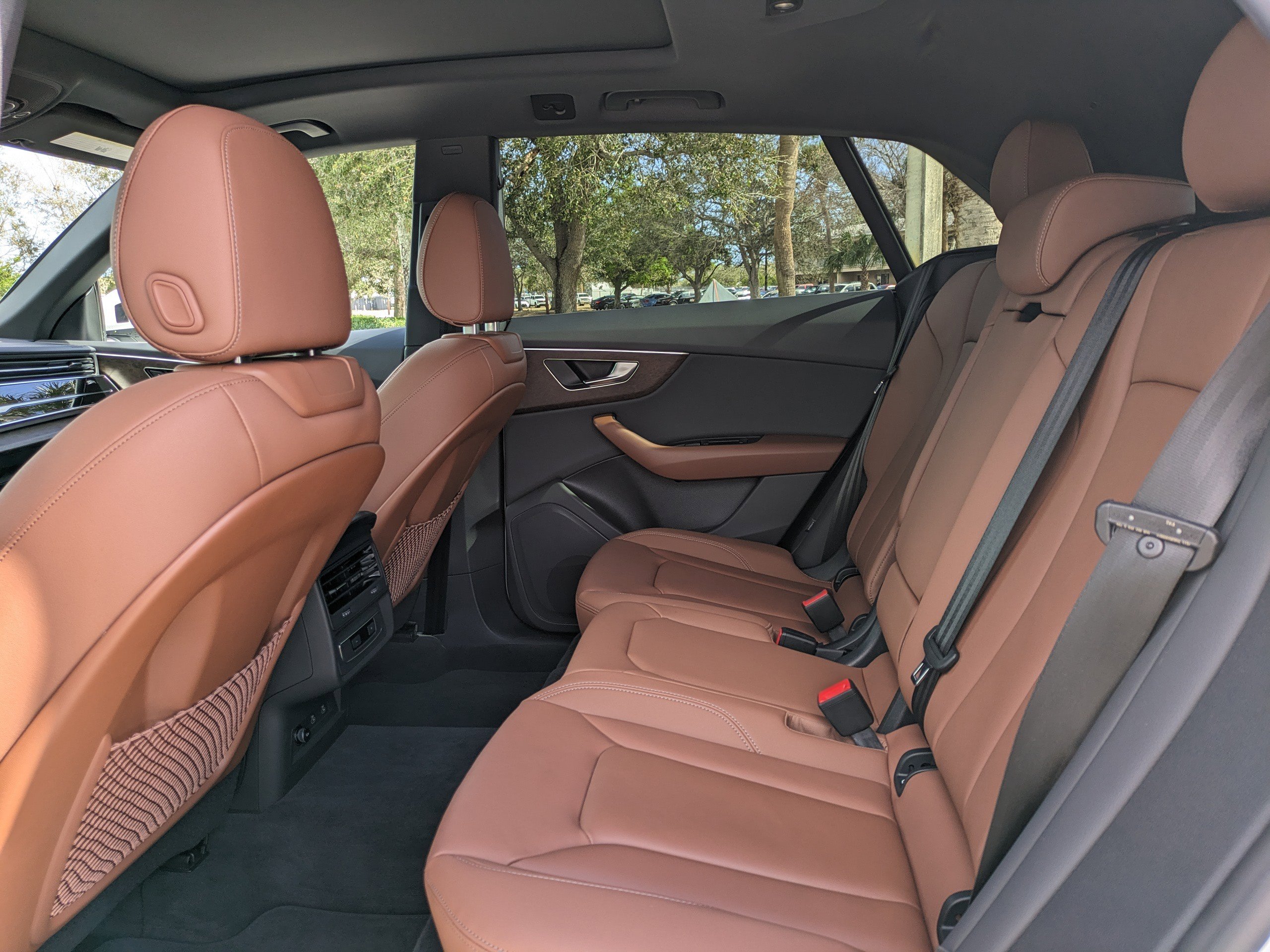 Used 2025 Audi Q8 Premium w/ Convenience Package image 16