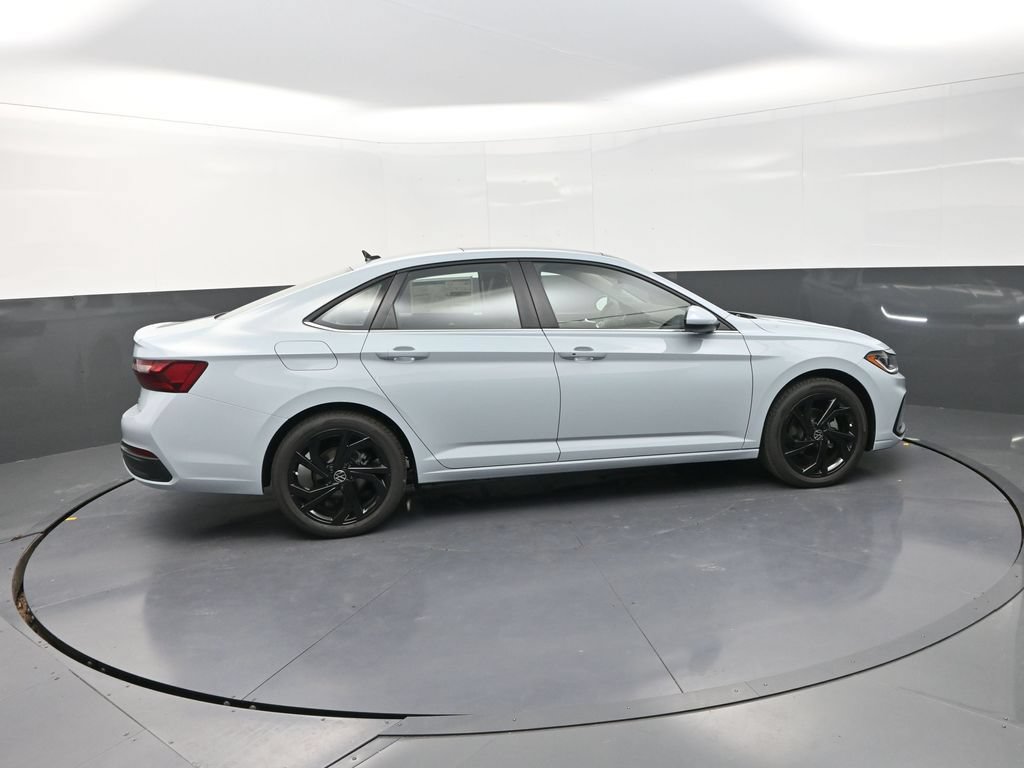 New 2026 Volkswagen Jetta SE FWD image 11