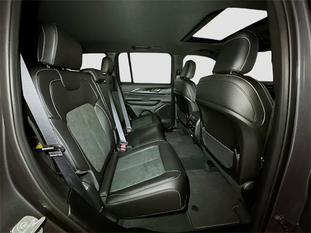 New 2025 Jeep Grand Cherokee 4WD image 31