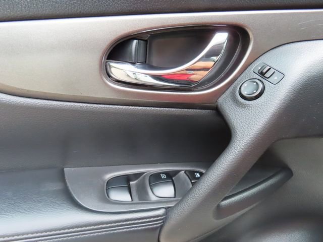 Used 2016 Nissan Rogue SV AWD/4WD image 26