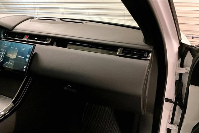 Certified 2026 Land Rover Range Rover Velar Dynamic SE AWD/4WD image 25
