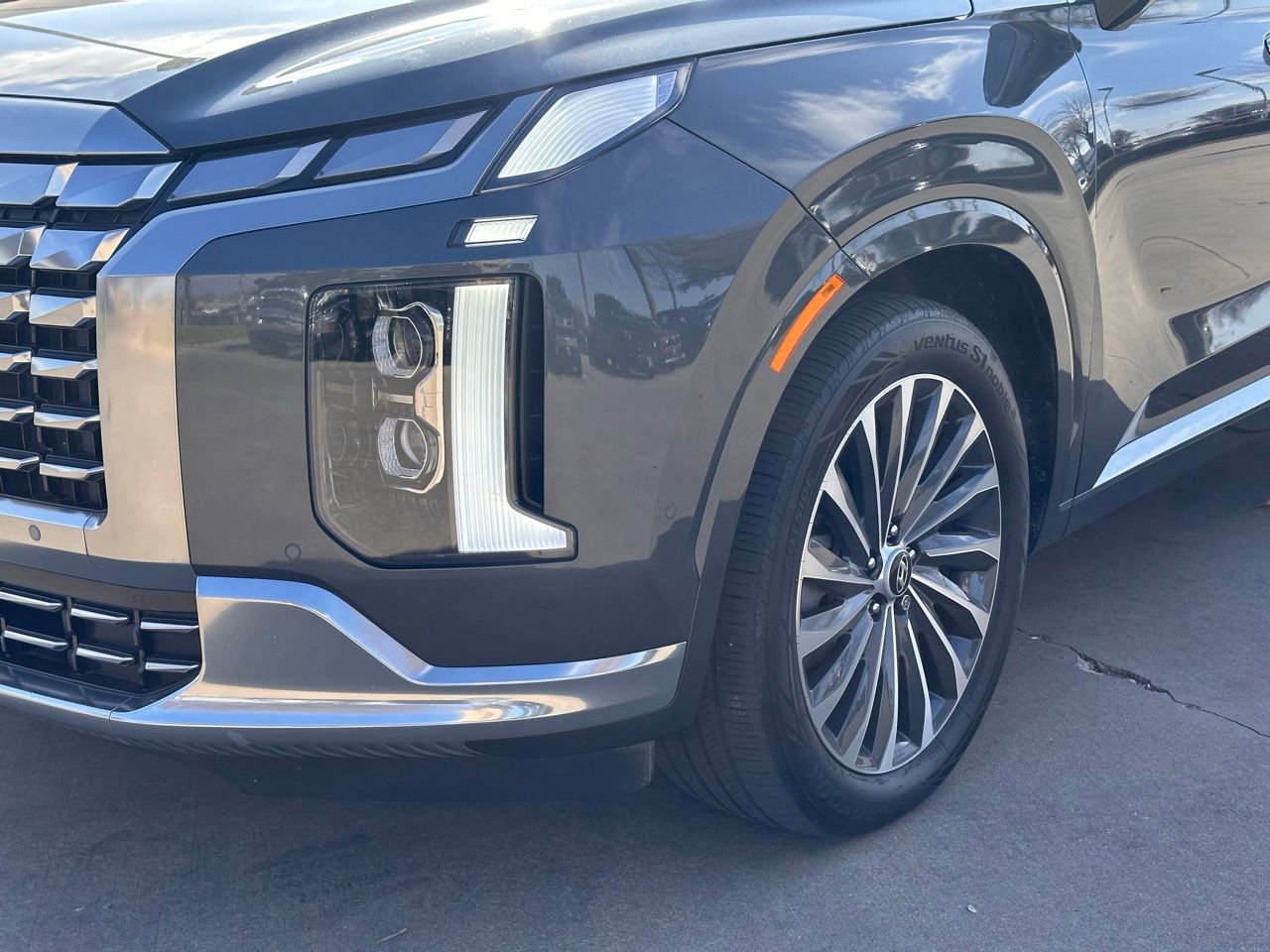 Used 2024 Hyundai Palisade Calligraphy image 7