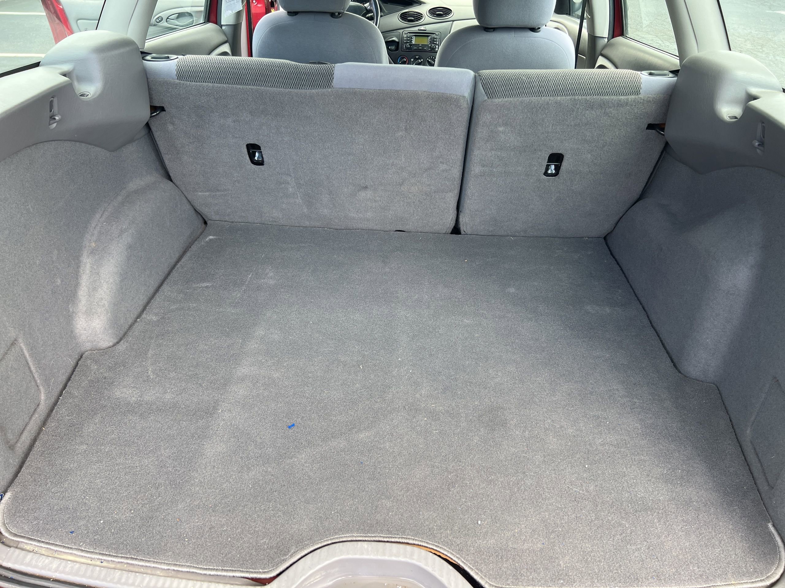 Used 2004 Ford Focus SE FWD image 13