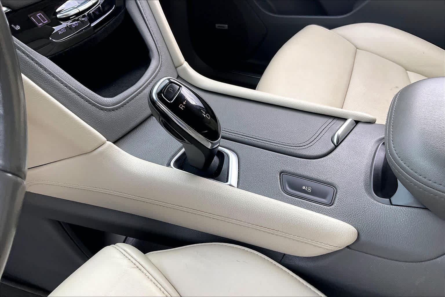 Used 2019 Cadillac XT5 Luxury FWD image 14