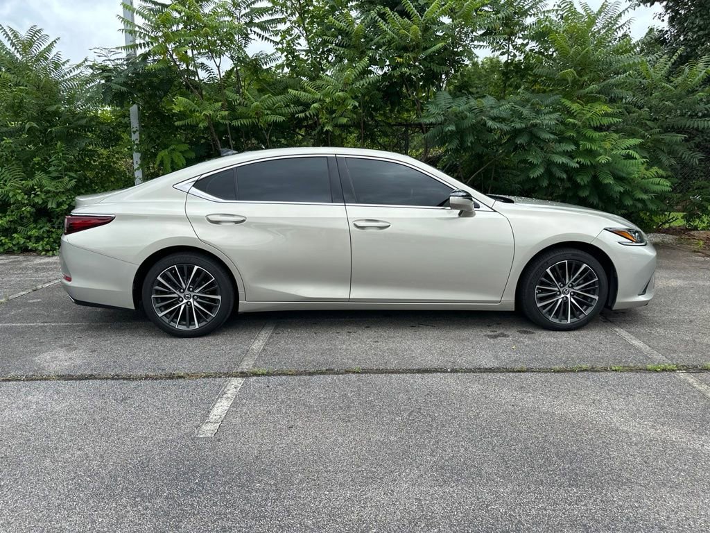 Used 2022 Lexus ES 350 w/ Premium Package FWD image 2