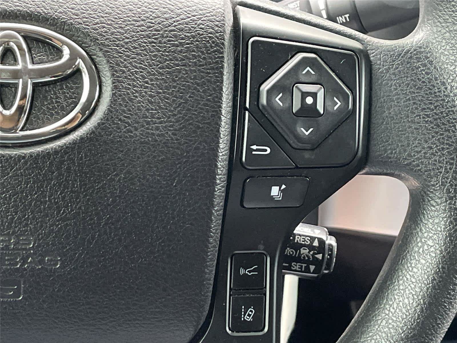 Used 2021 Toyota Tacoma SR AWD/4WD image 21