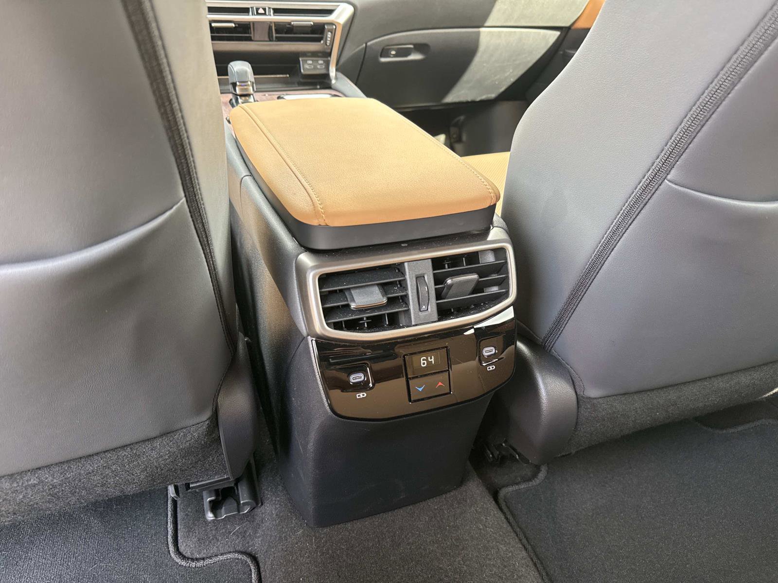 Used 2025 Lexus RX 350 Premium w/ Accessory Package (Z1) image 17