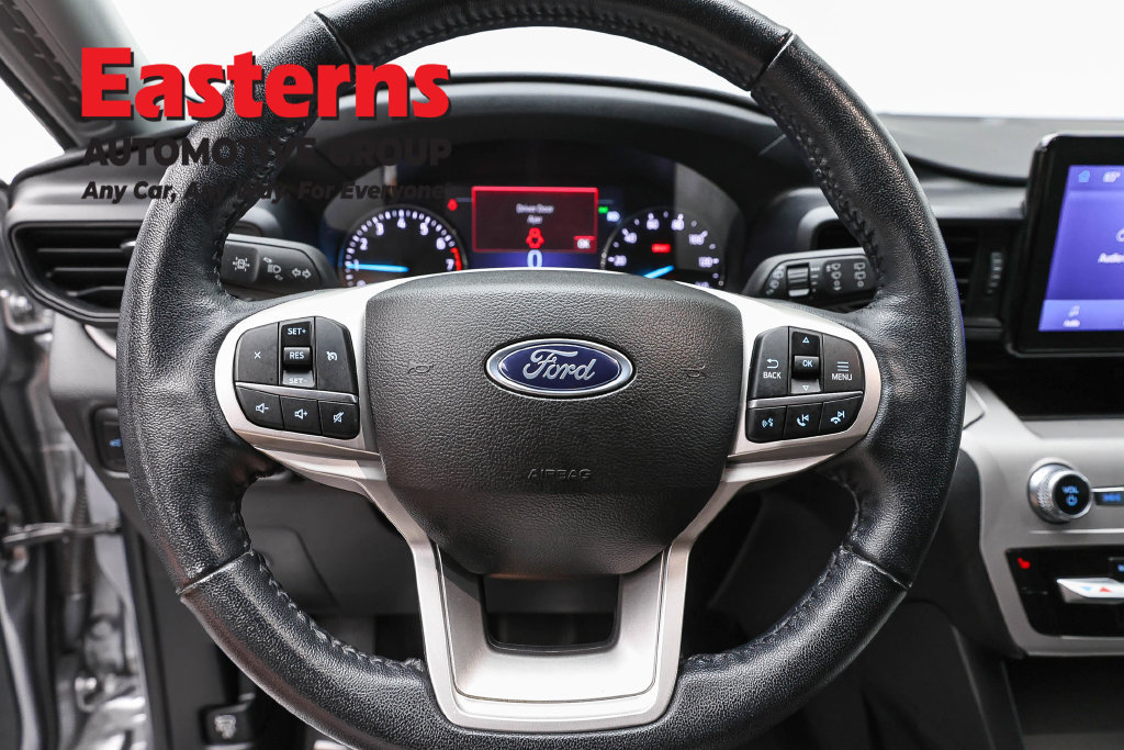 Used 2023 Ford Explorer XLT AWD/4WD image 11