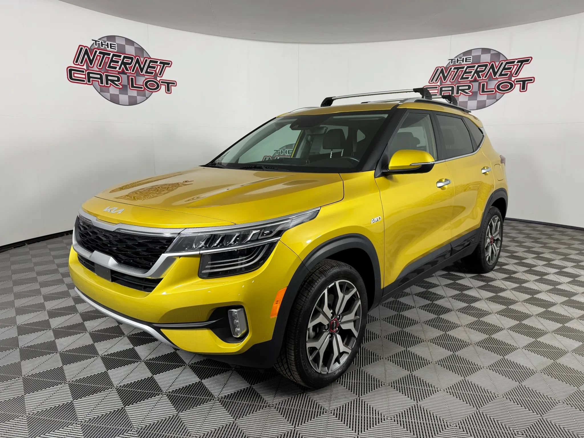 Used 2023 Kia Seltos SX w/ SX Sunroof Package AWD/4WD image 3