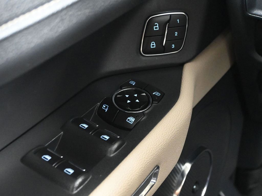 Used 2023 Ford Expedition Max Limited image 16