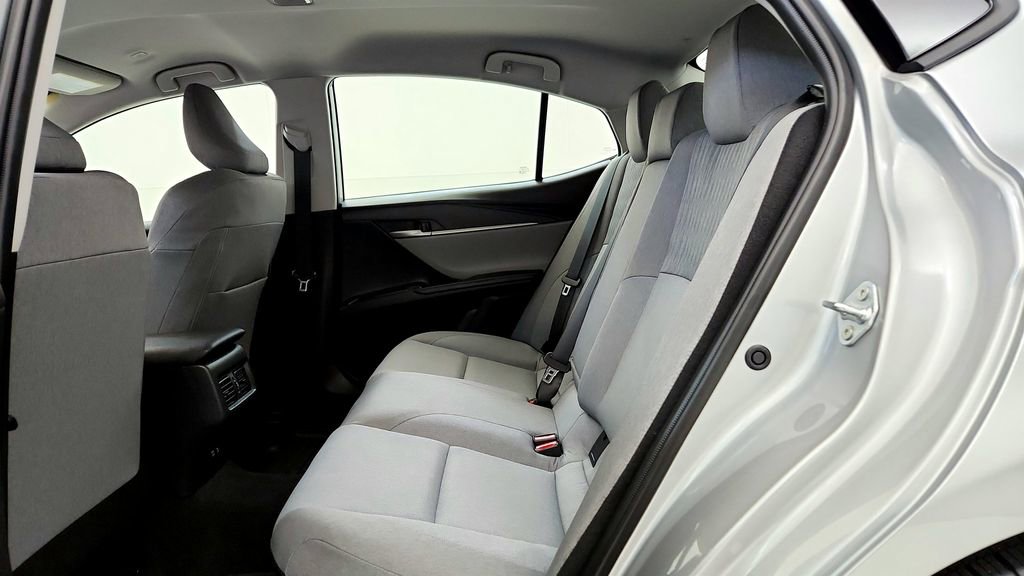 Used 2026 Toyota Camry LE AWD/4WD image 29