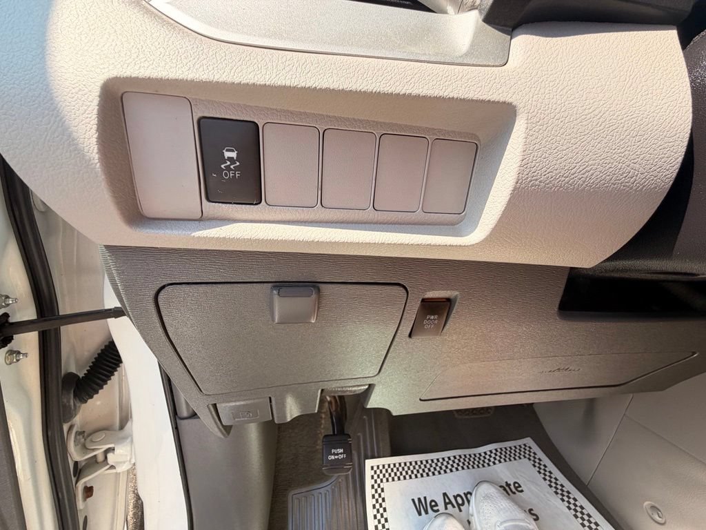 Used 2019 Toyota Sienna LE FWD image 23