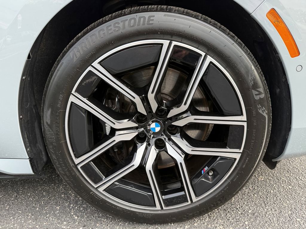 Certified 2026 BMW 750e xDrive AWD/4WD image 18