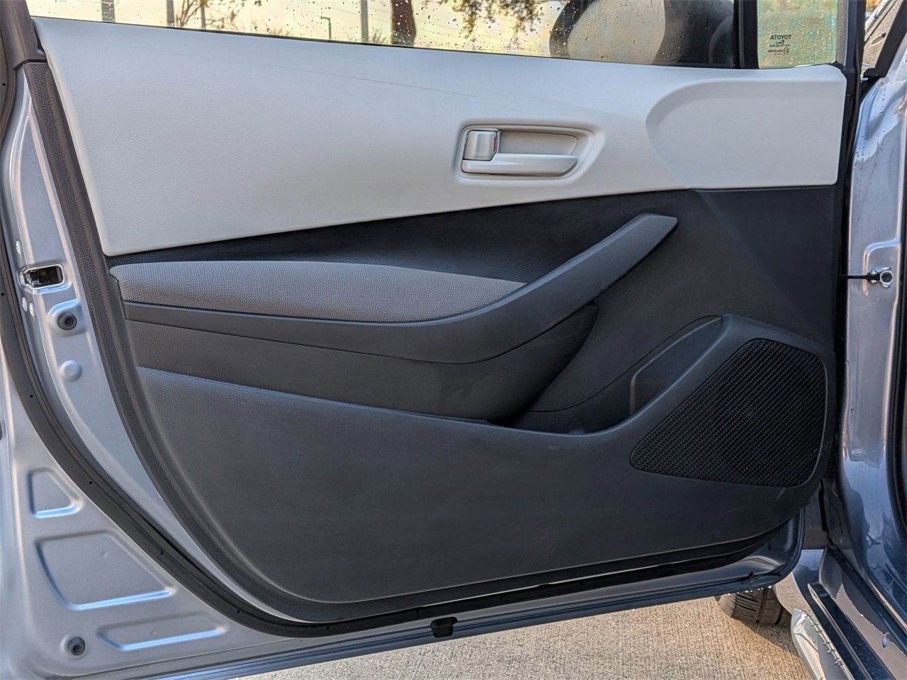 Used 2025 Toyota Corolla LE image 7