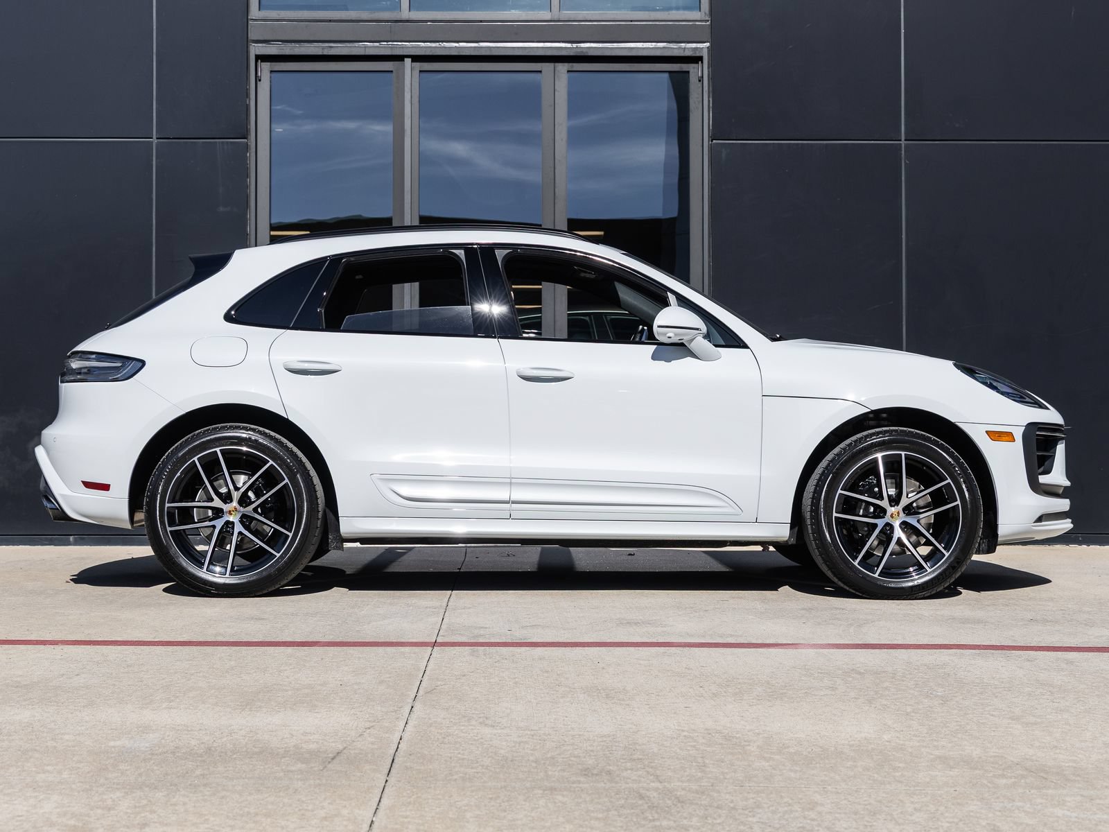 Certified 2026 Porsche Macan S AWD/4WD image 12