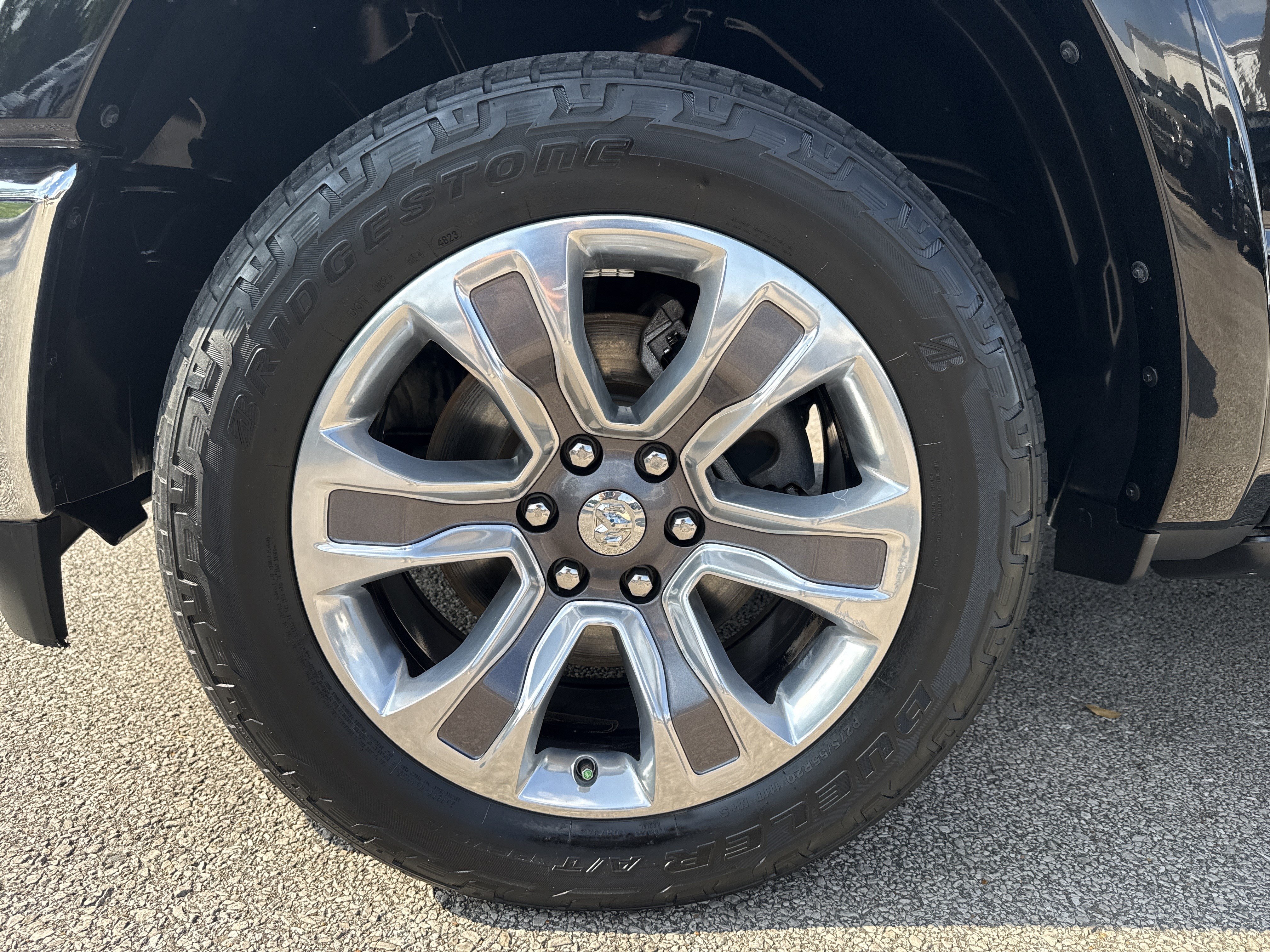 Used 2019 RAM 1500 Limited AWD/4WD image 10