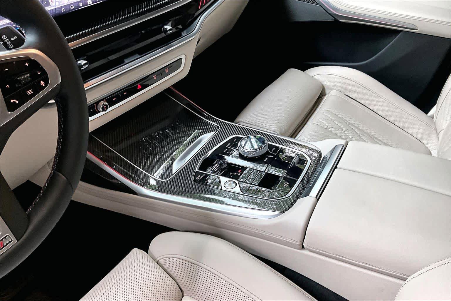 Used 2025 BMW X7 M60i AWD/4WD image 16