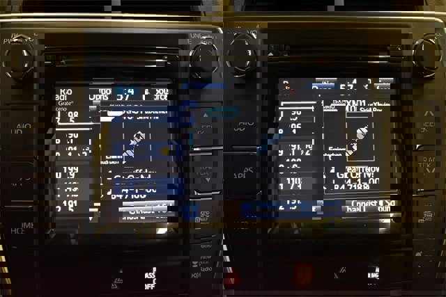 Used 2015 Toyota Camry image 8