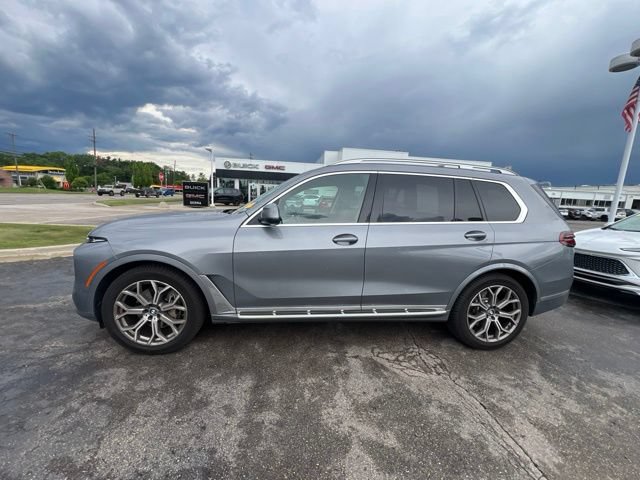 Used 2024 BMW X7 xDrive40i w/ Premium Package AWD/4WD image 8