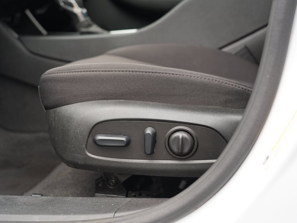 Used 2024 Chevrolet Malibu LT FWD image 15