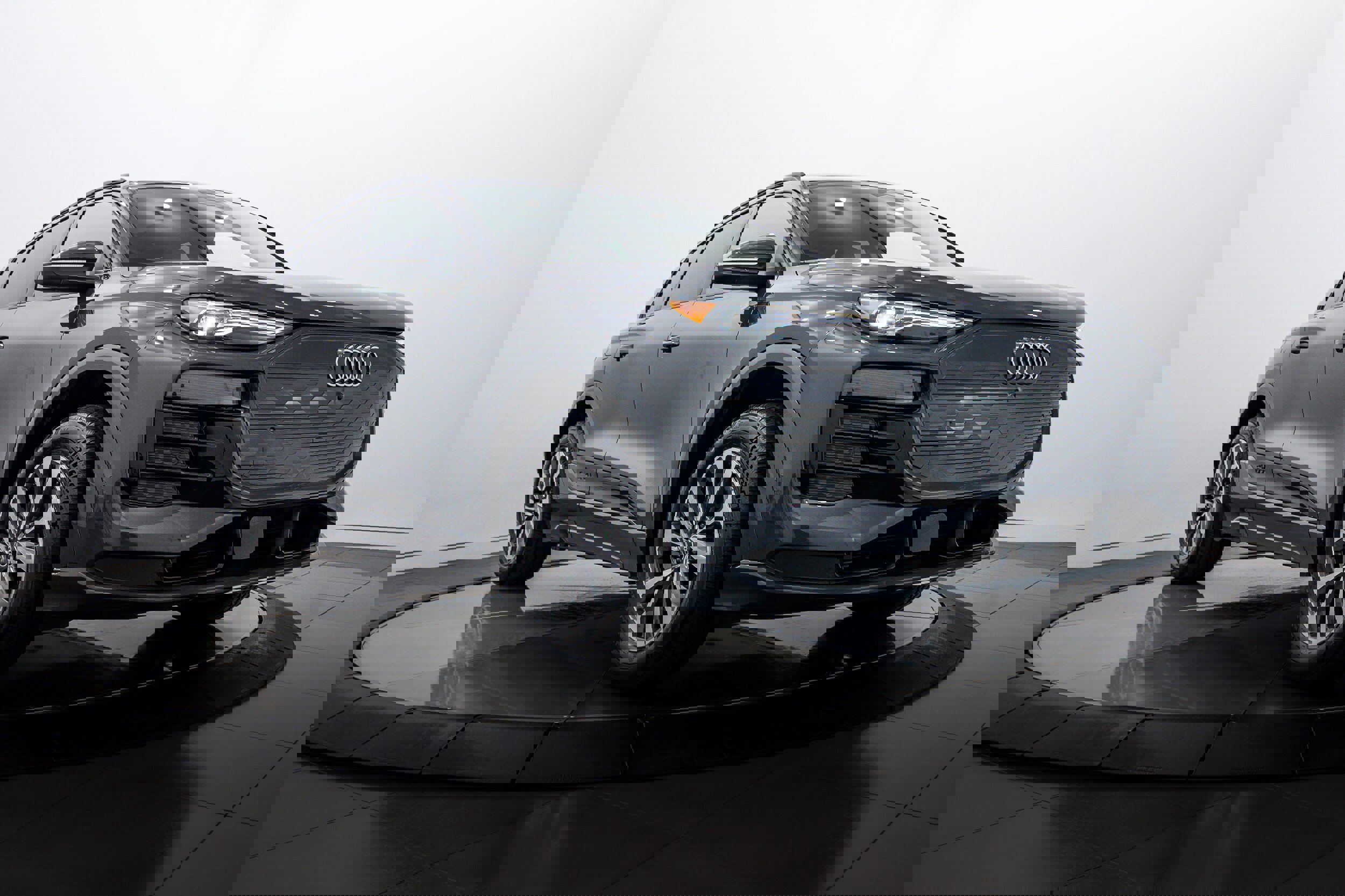 Certified 2025 Audi Q6 e-tron Premium w/ Convenience Package image 1