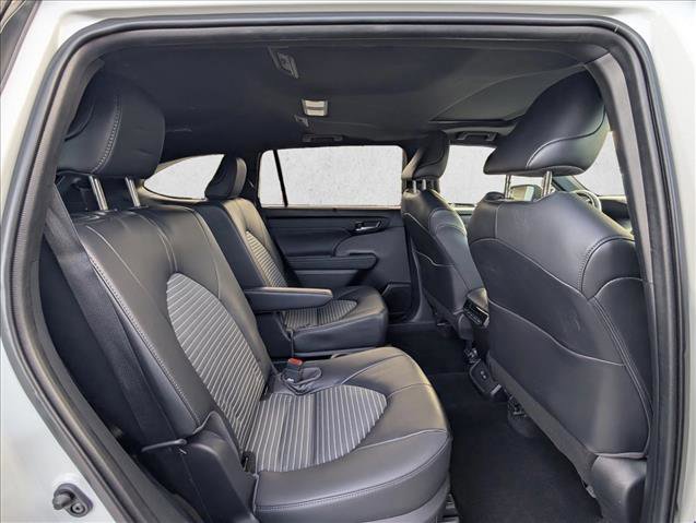 Used 2023 Toyota Highlander XSE image 22