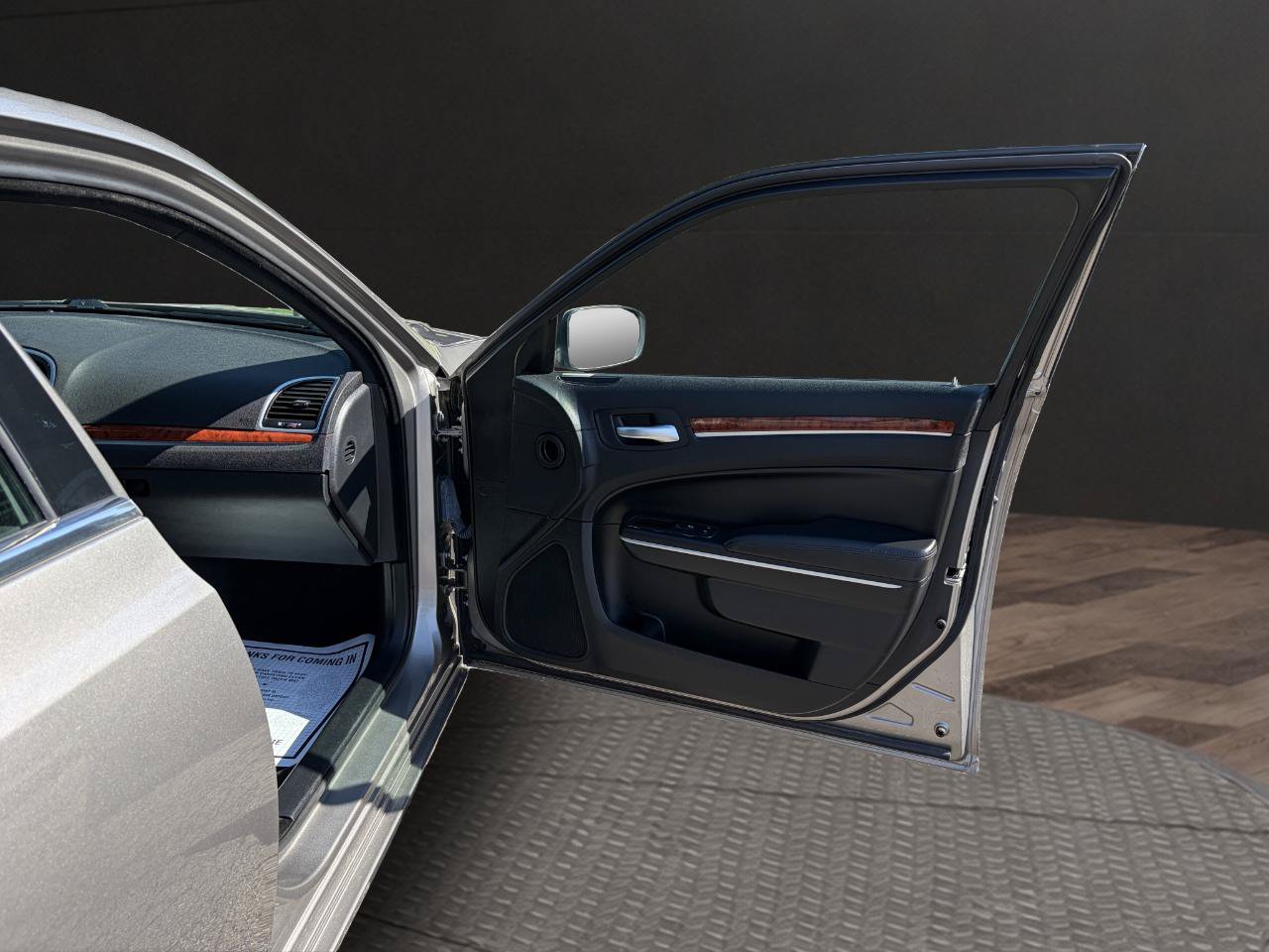 Used 2014 Chrysler 300 RWD image 18