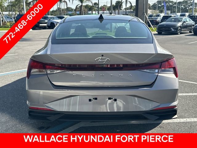 Used 2023 Hyundai Elantra SEL w/ Convenience Package image 7