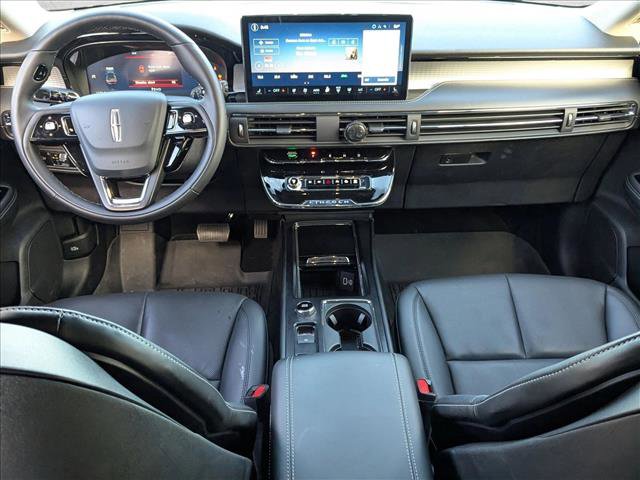 Used 2025 Lincoln Corsair AWD w/ Equipment Group 101A image 18