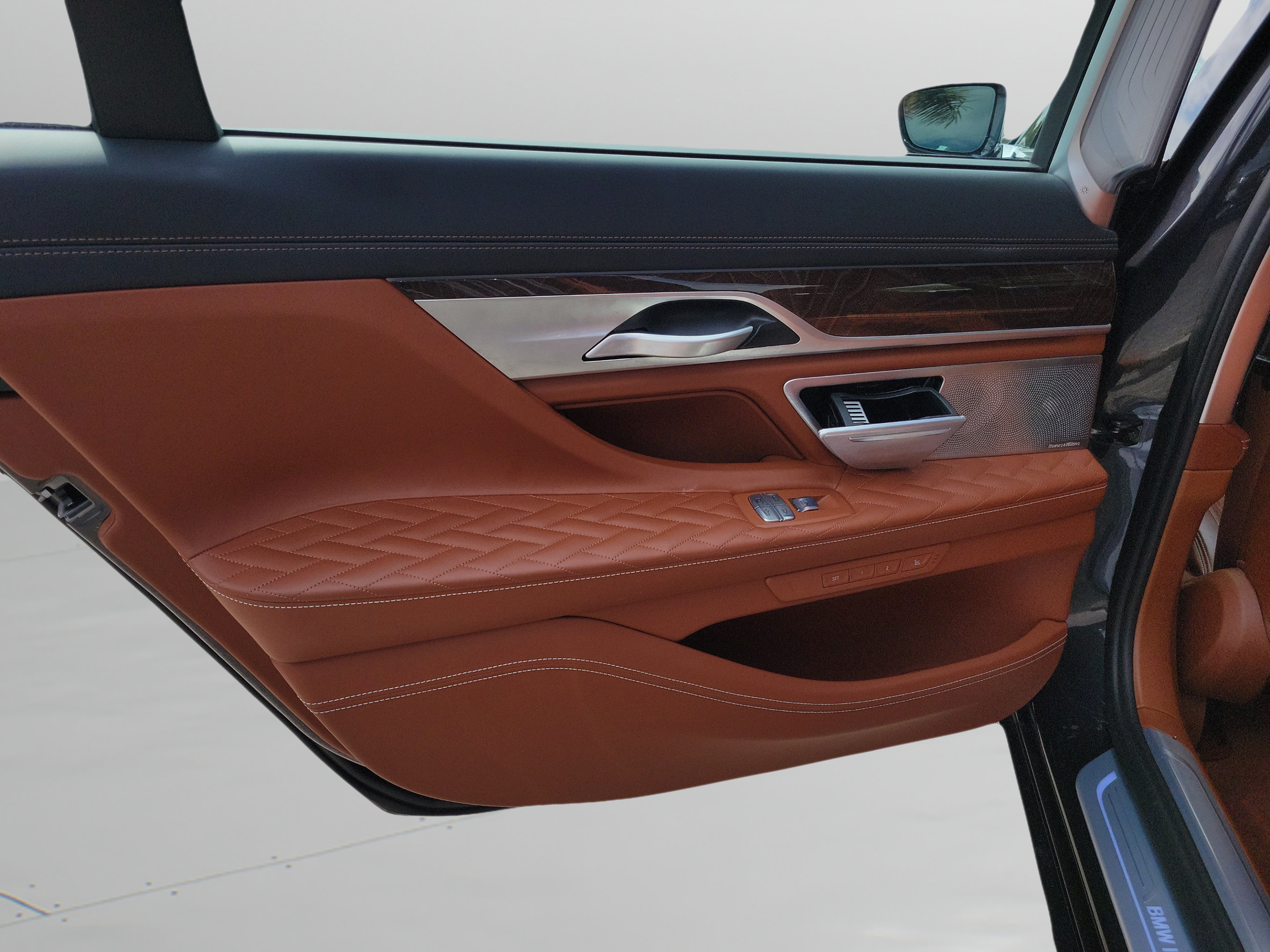 Used 2022 BMW 750i xDrive AWD/4WD image 7