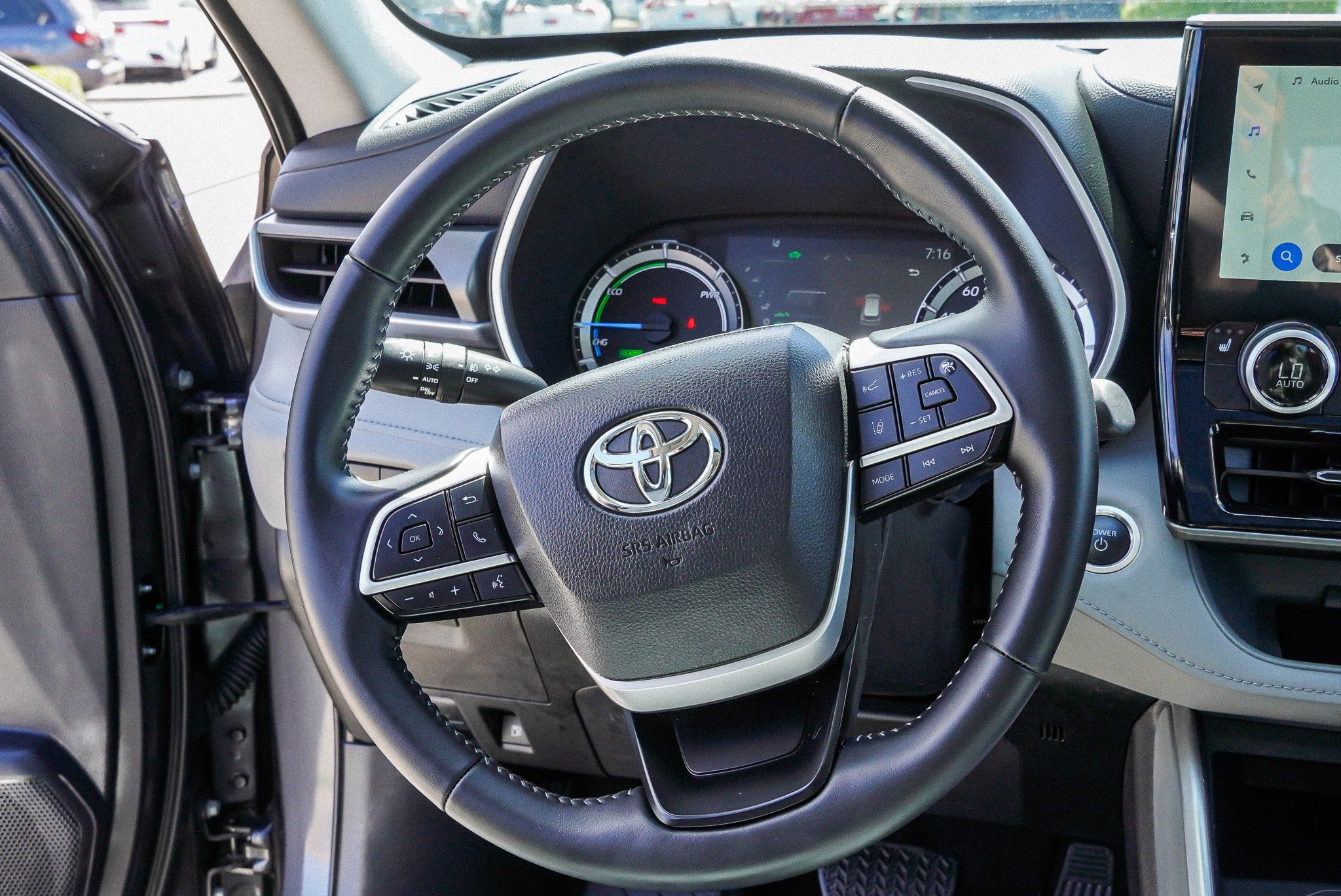 Certified 2025 Toyota Highlander XLE AWD/4WD image 36