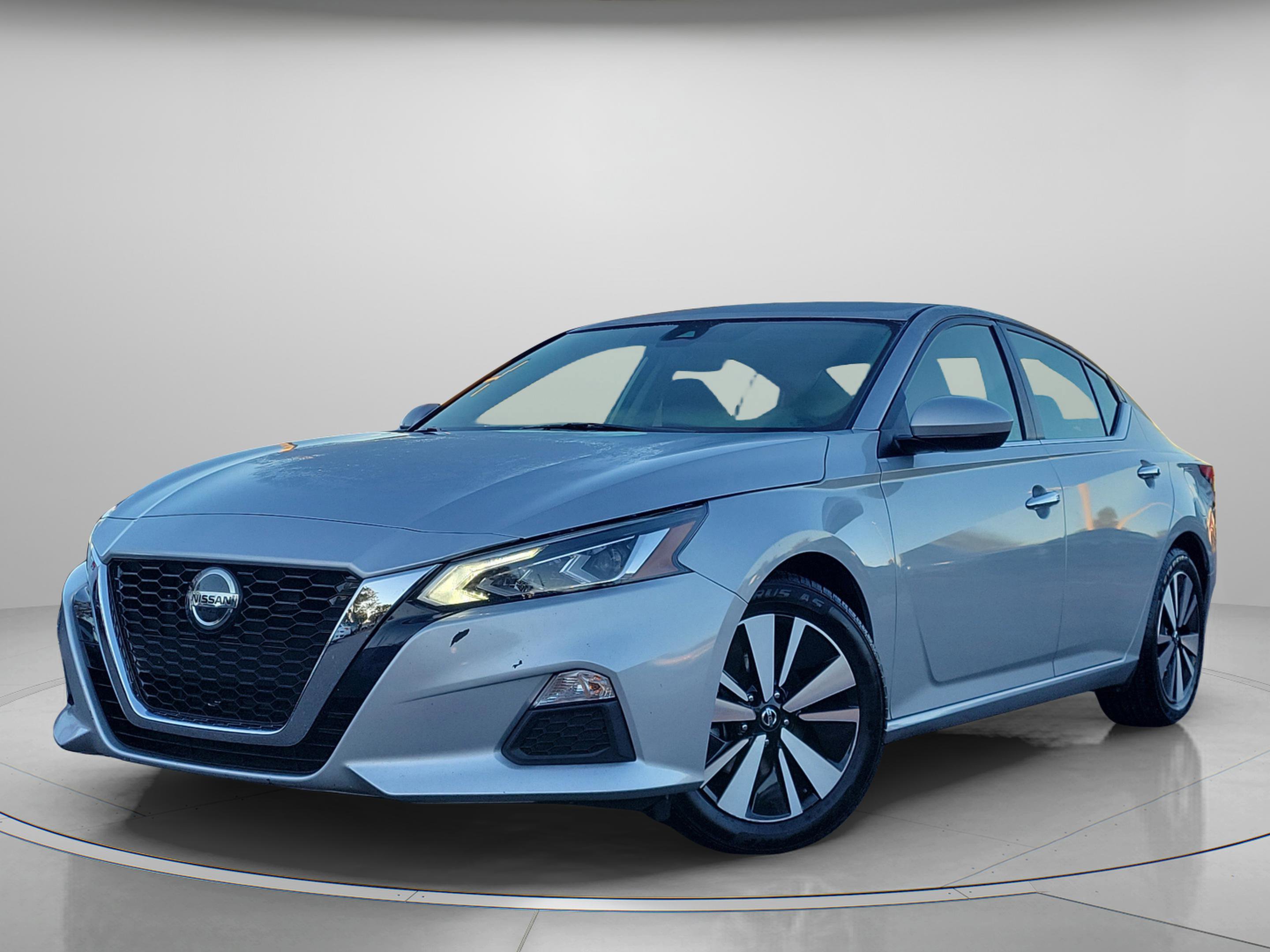 Certified 2022 Nissan Altima 2.5 SV image 2