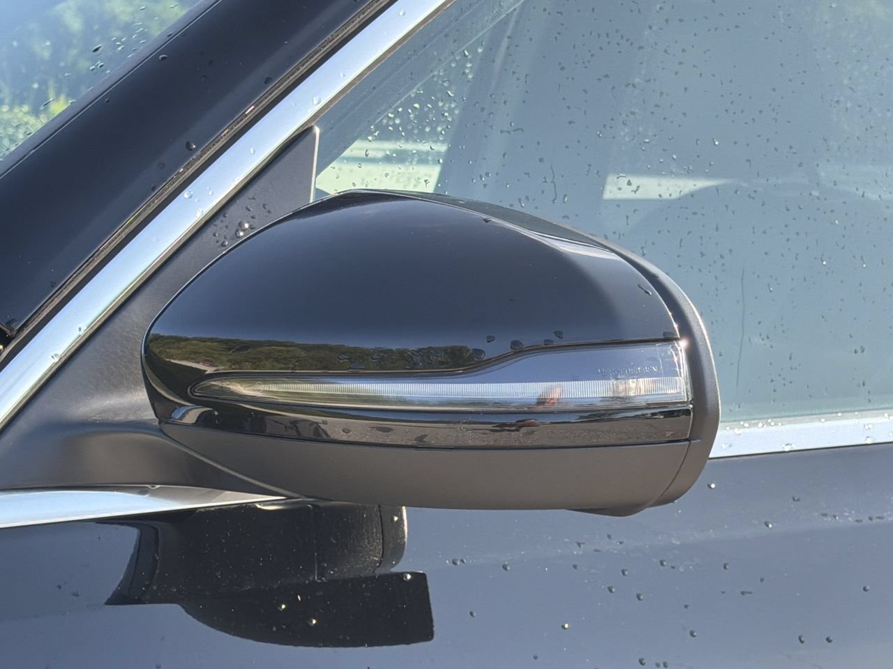 Used 2025 Mercedes-Benz GLB 250 4MATIC image 32