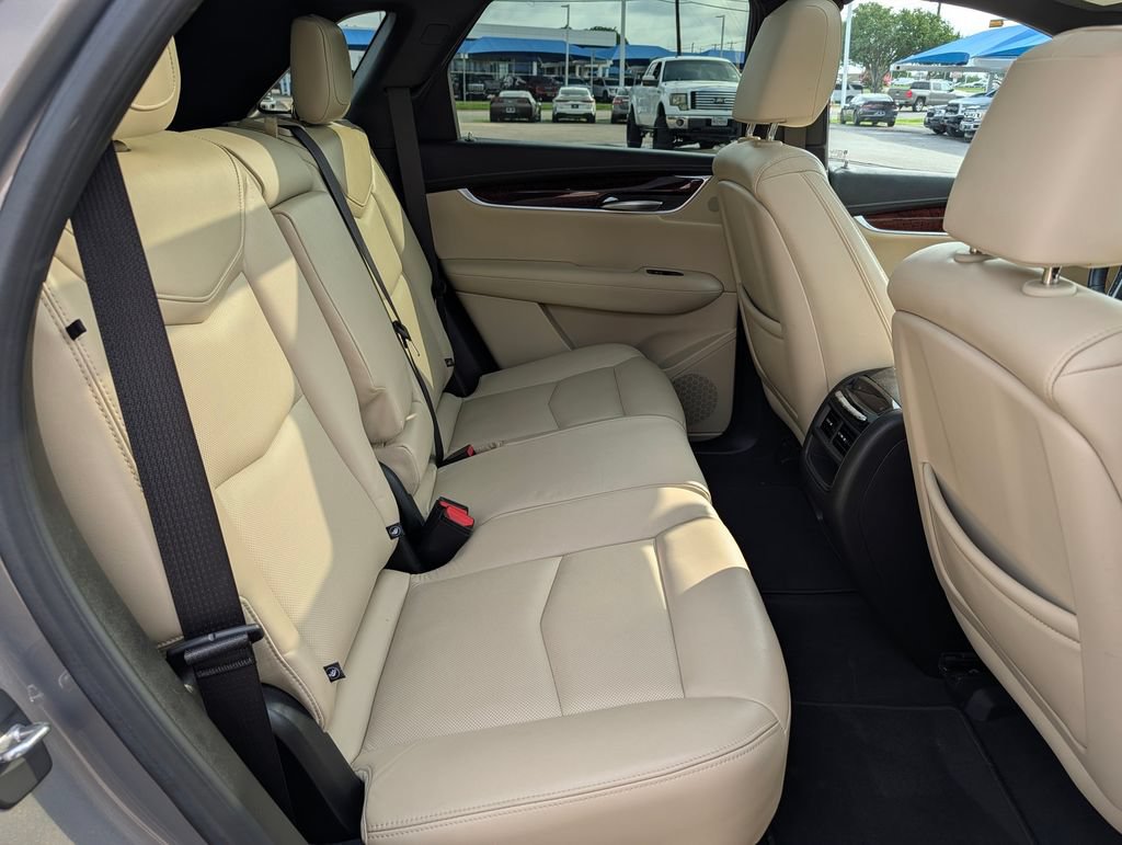 Used 2018 Cadillac XT5 Premium Luxury FWD image 28