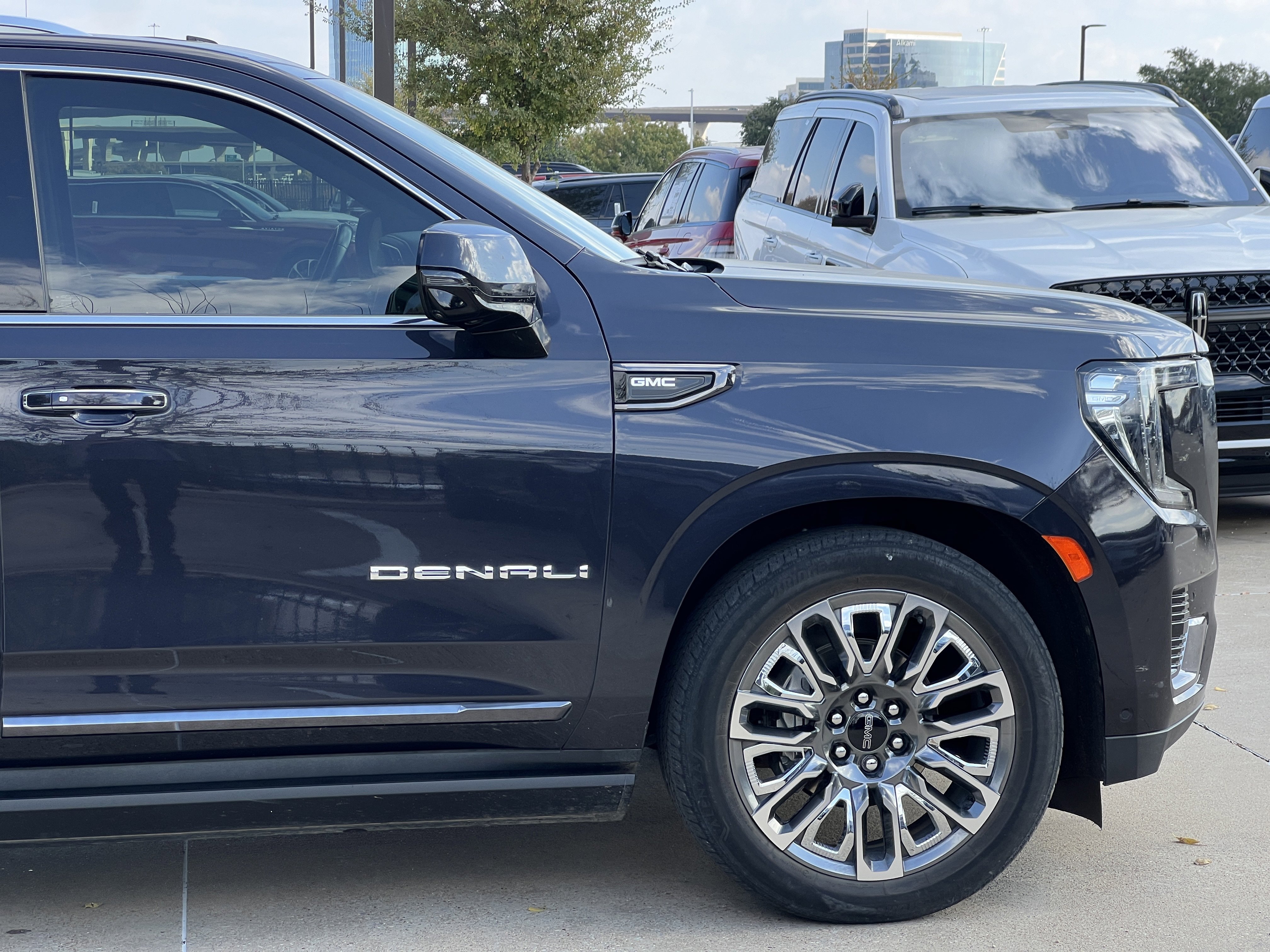 Used 2024 GMC Yukon Denali Ultimate image 12