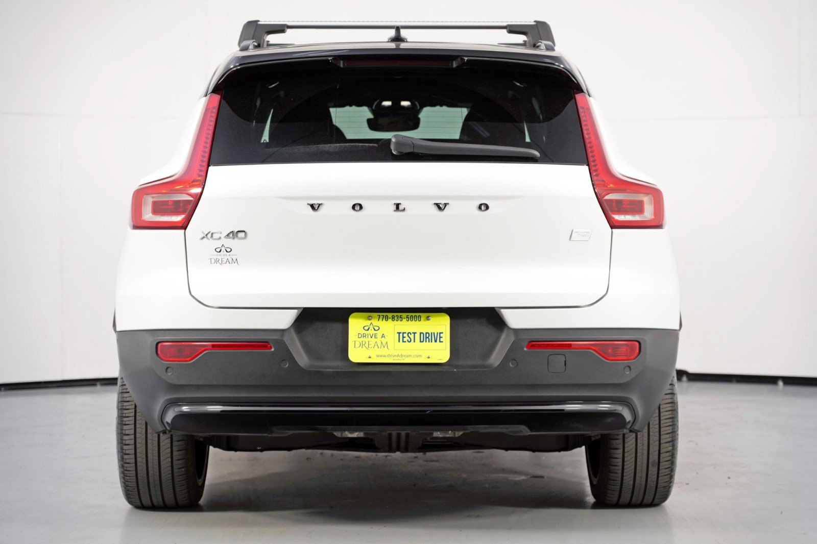 Used 2024 Volvo XC40 Recharge Plus w/ Protection Package Premier image 11