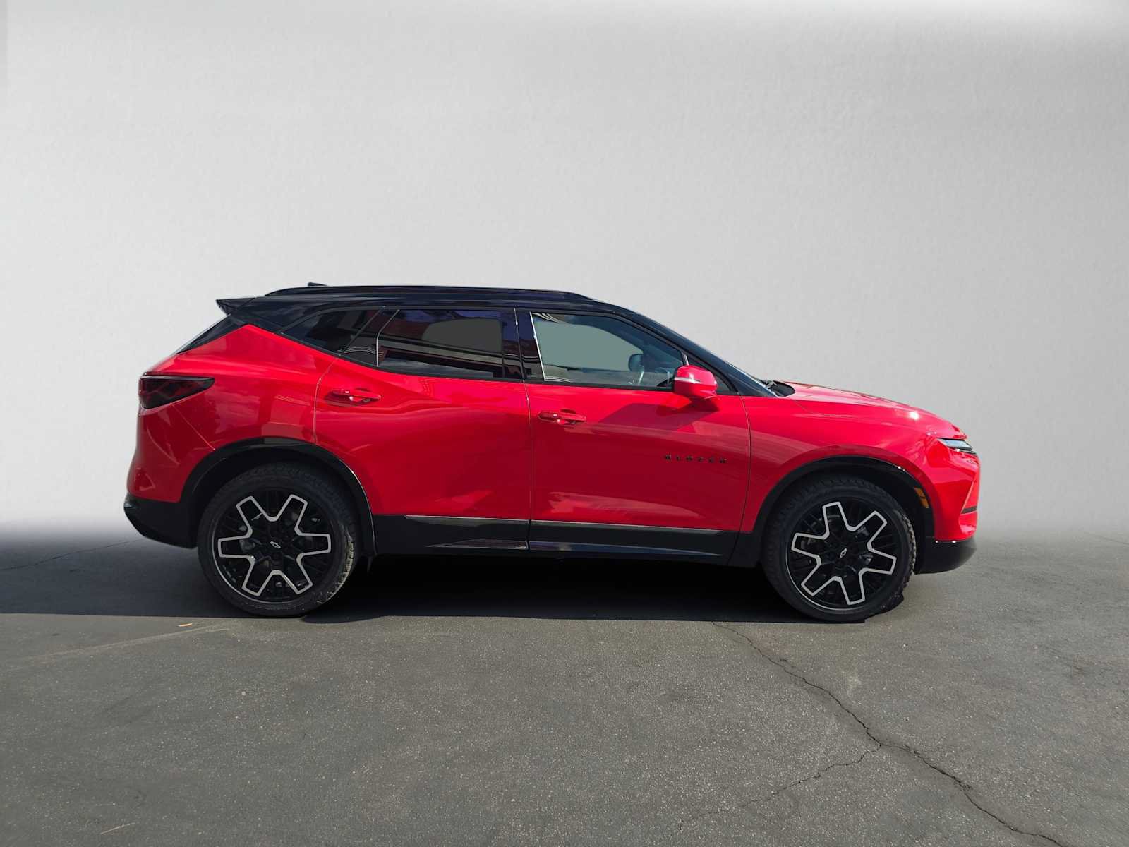 Used 2023 Chevrolet Blazer RS AWD/4WD image 2