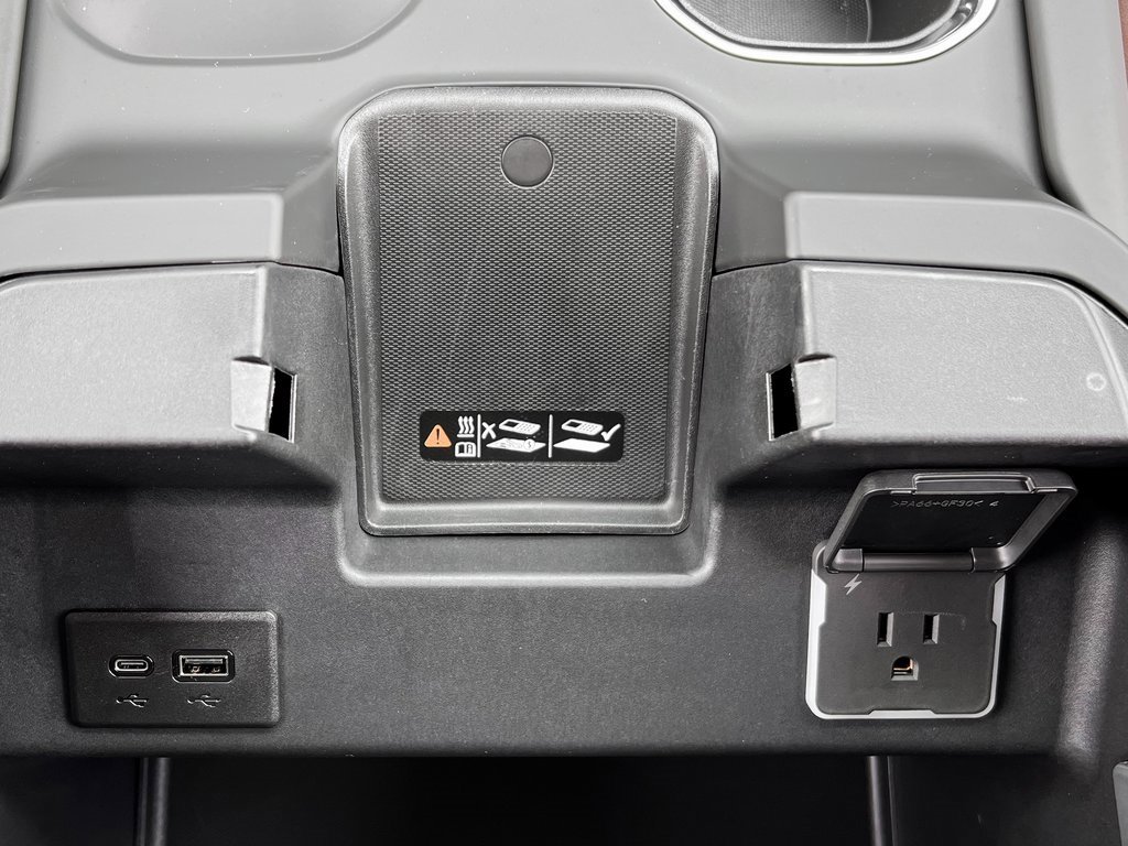 Used 2025 GMC Sierra 3500 Denali Ultimate image 30