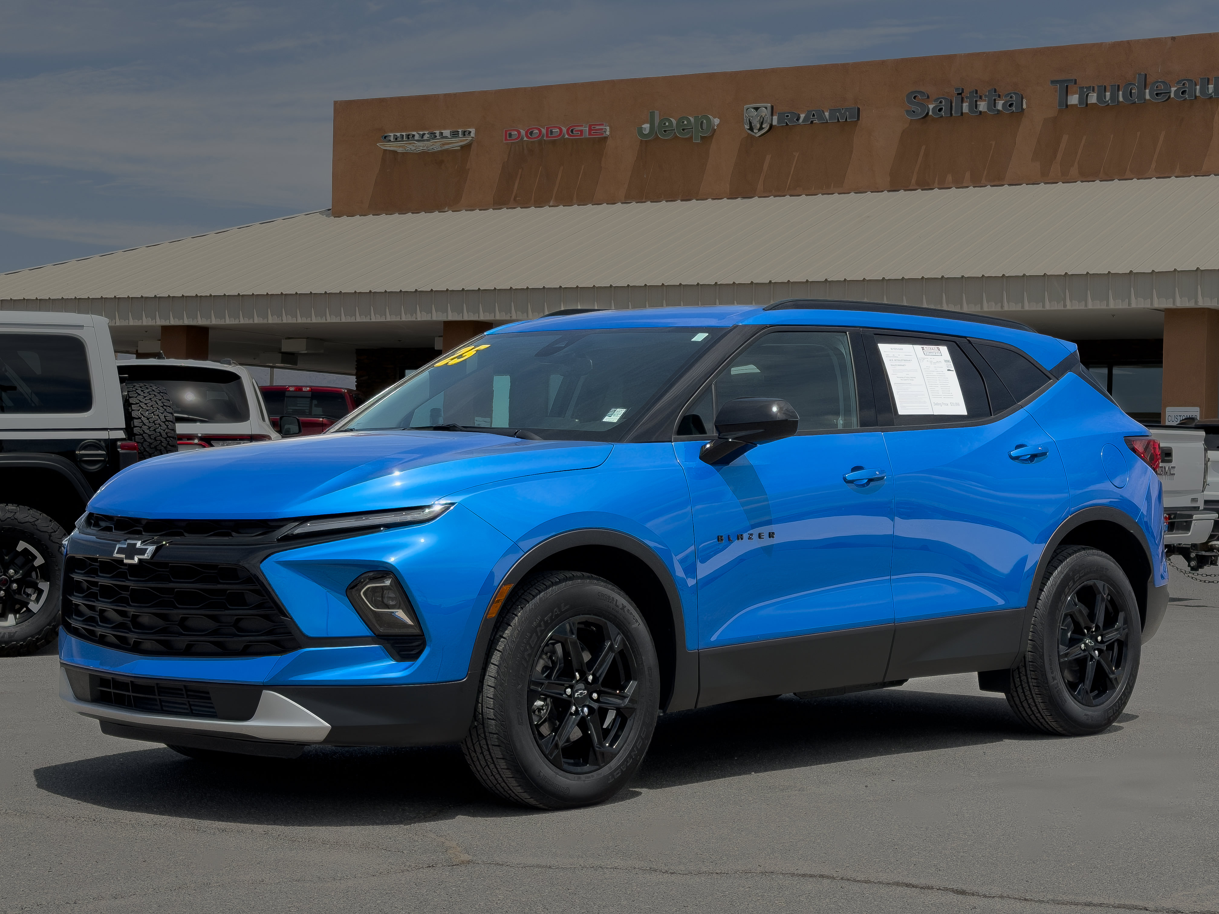 Used 2025 Chevrolet Blazer LT w/ Midnight/Sport Edition FWD image 1