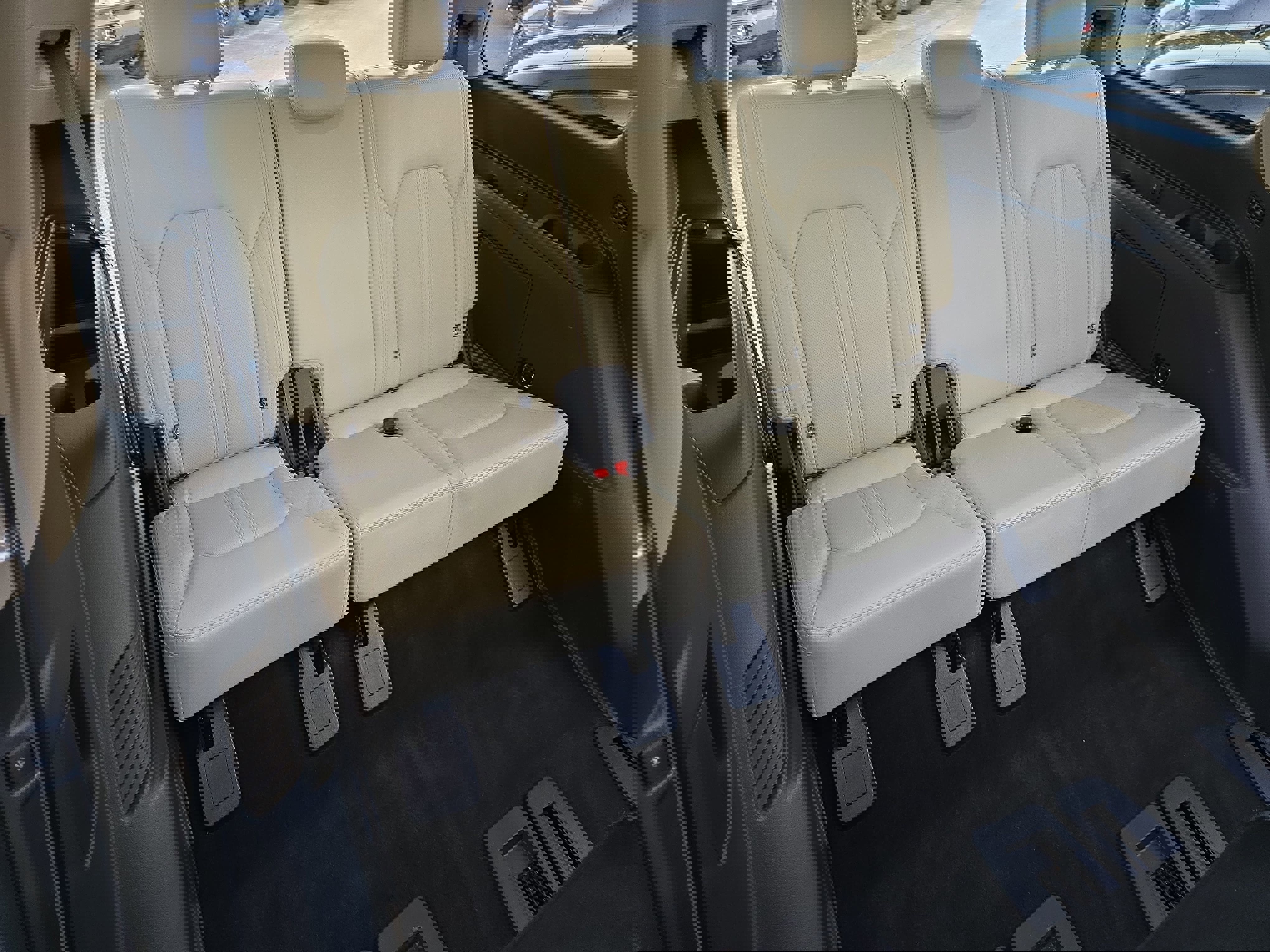 Used 2019 Ford Expedition Platinum image 12