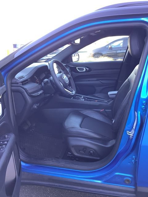 Used 2025 Jeep Compass Trailhawk w/ Trailhawk Convenience Group AWD/4WD image 15