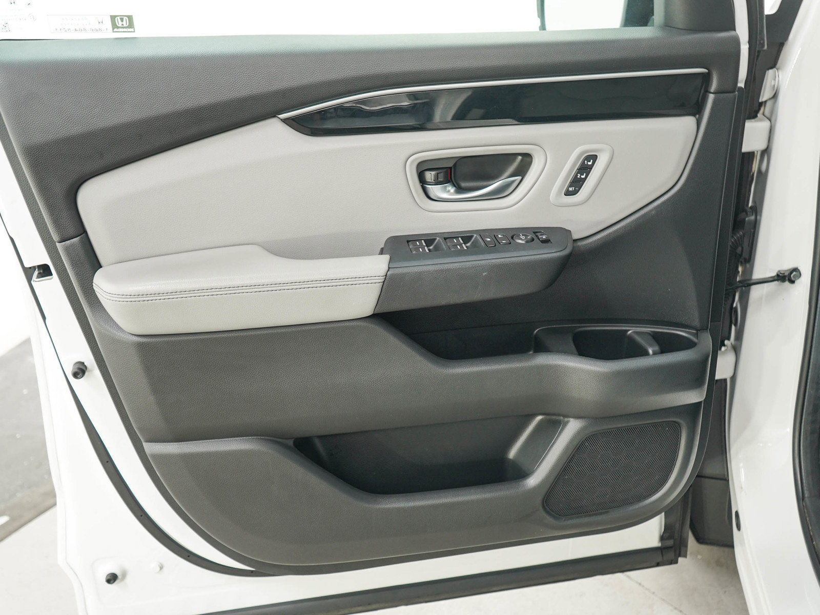 Used 2025 Honda Pilot EX-L image 22