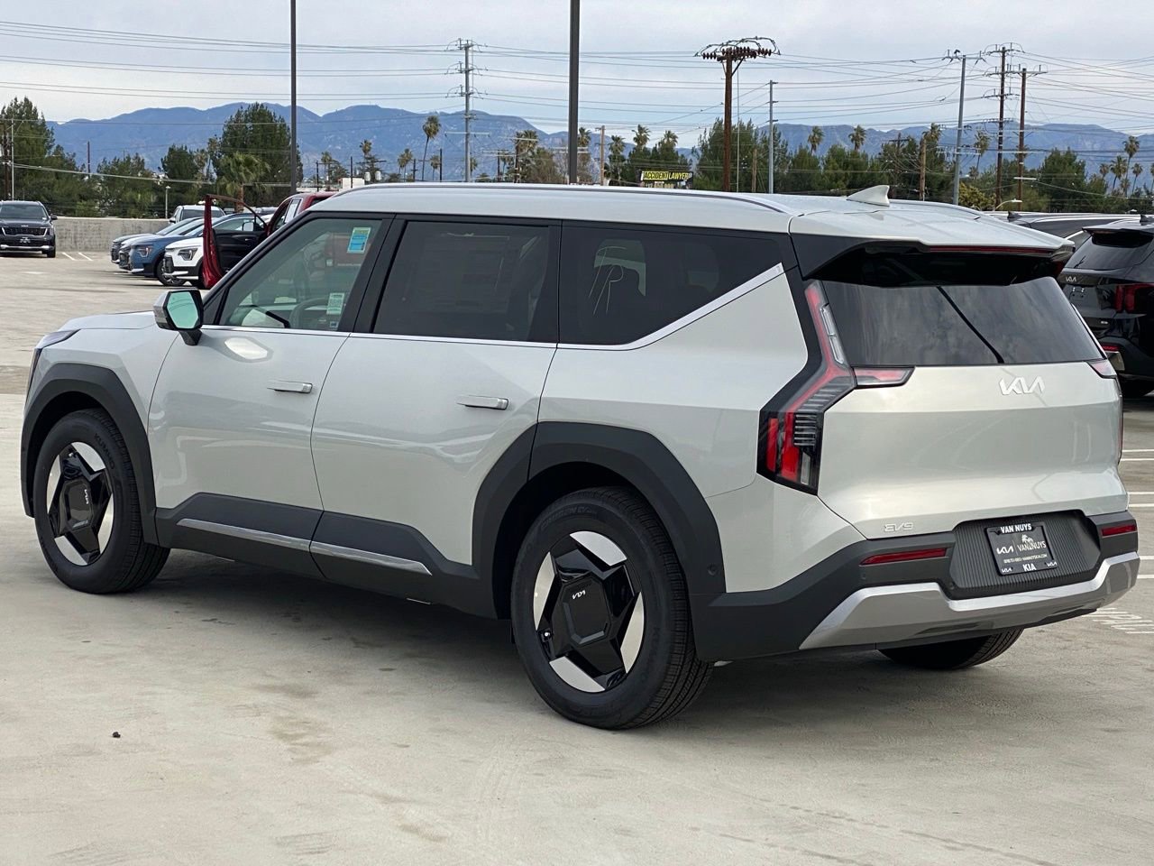 New 2026 Kia EV9 Wind image 5