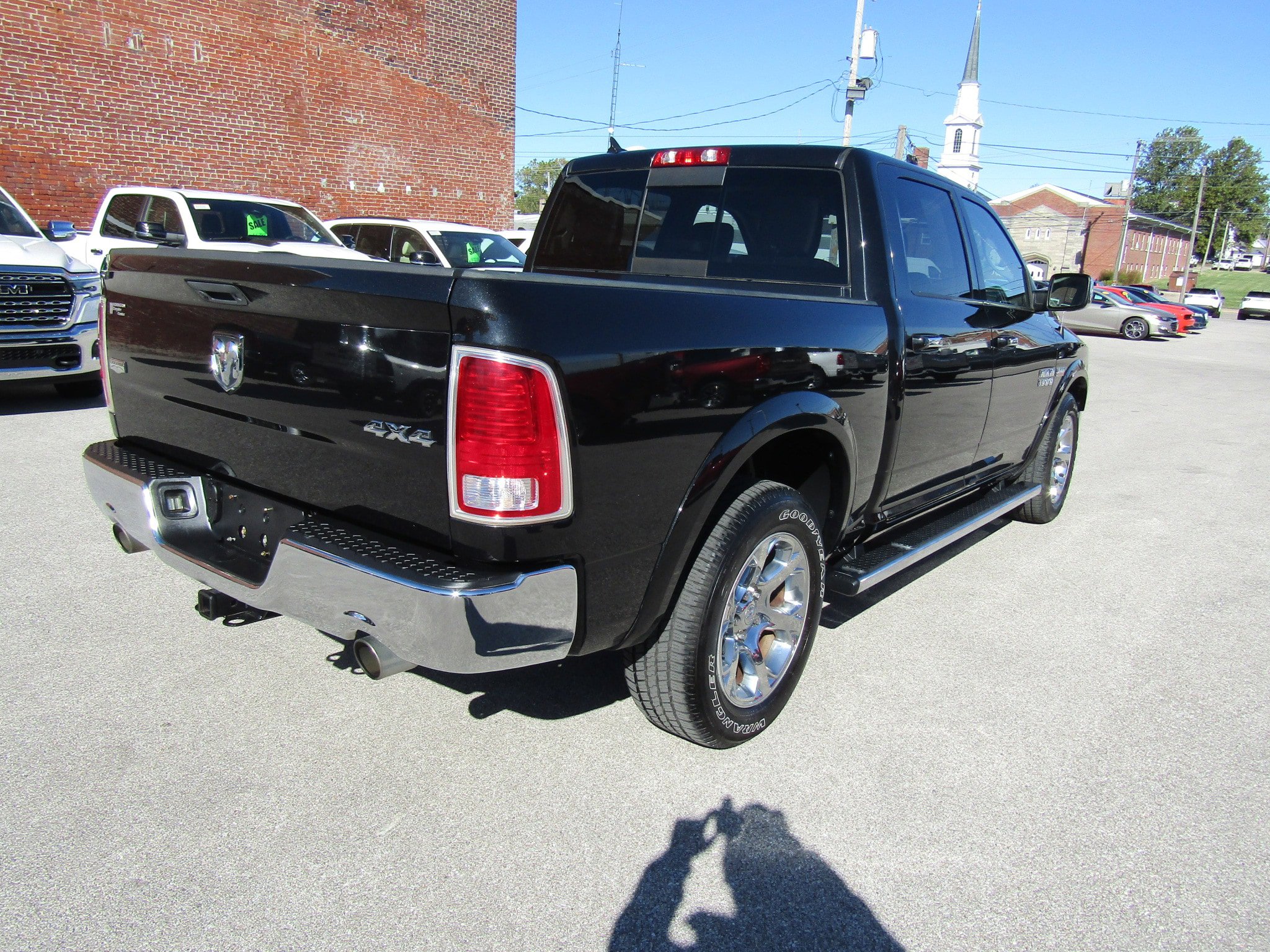 Used 2017 RAM 1500 Laramie image 3
