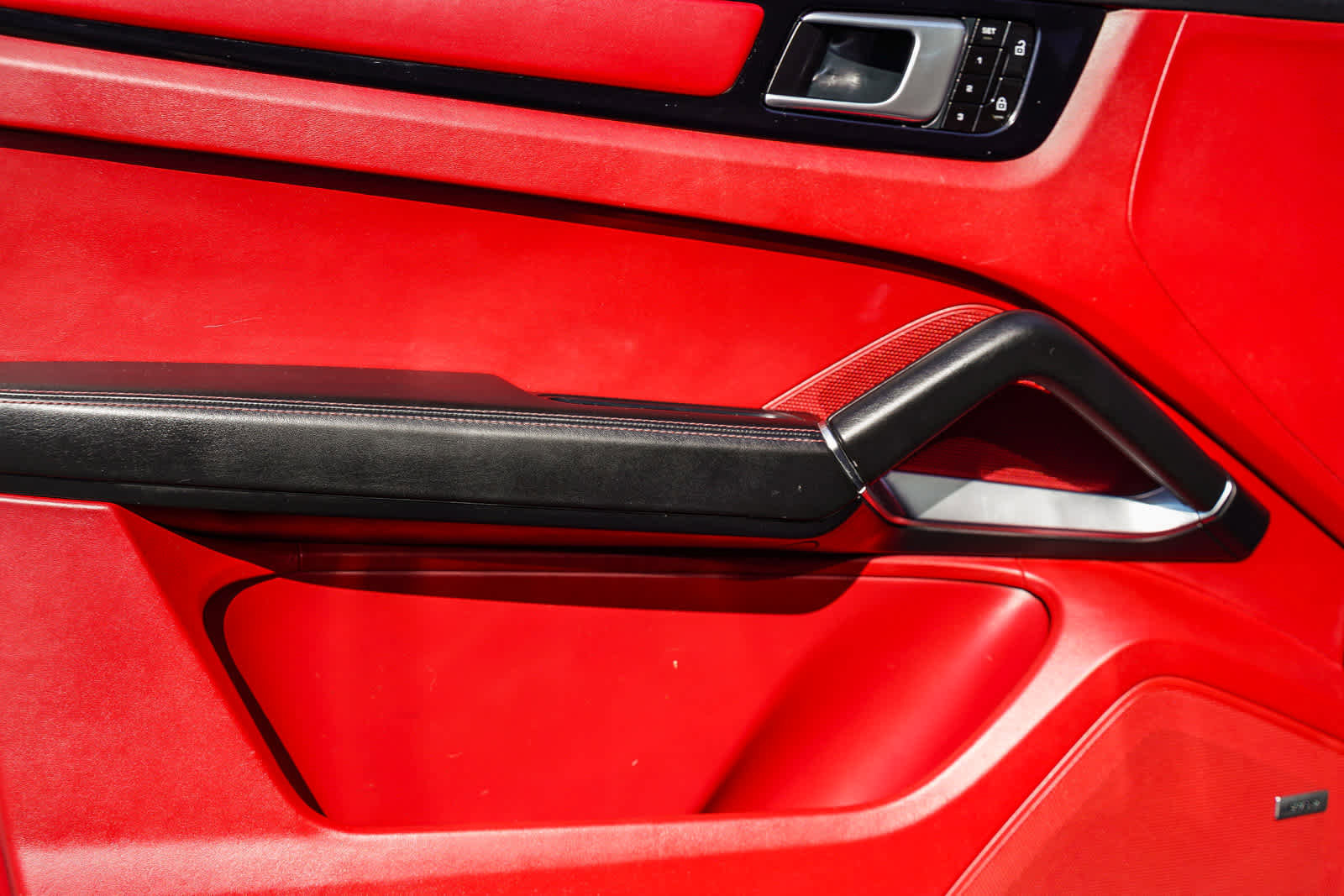 Used 2020 Porsche Cayenne Turbo image 20