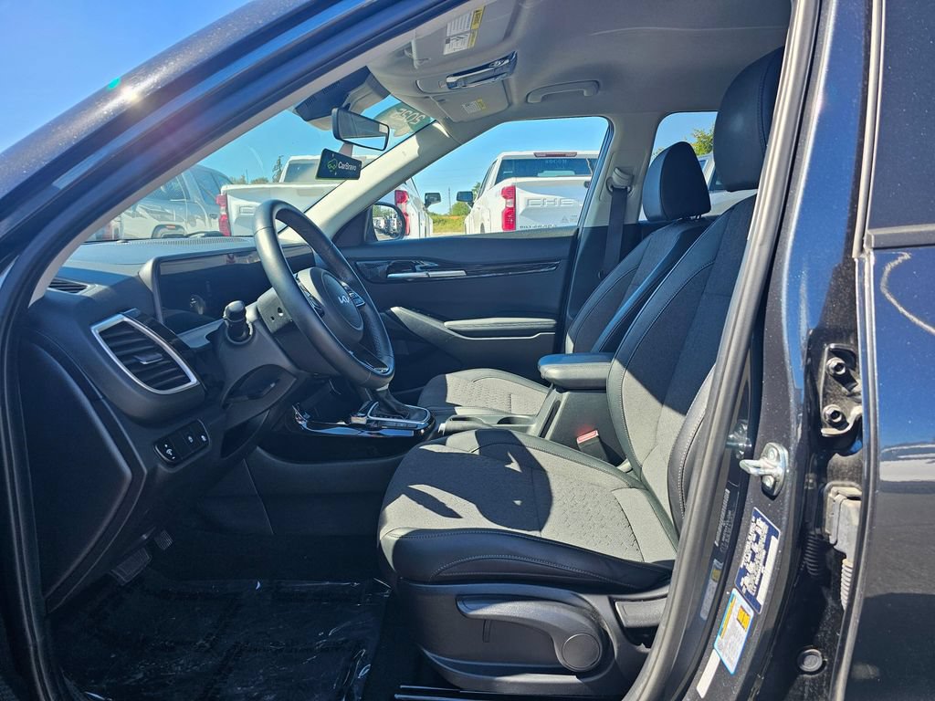 Used 2025 Kia Seltos S FWD image 21